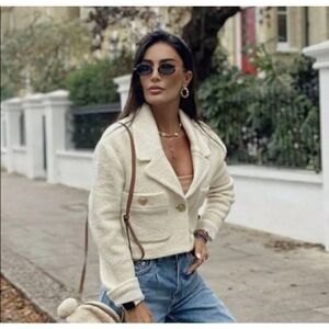 Zara Gold Tone Buttons Textured Weave Cream Oyster Cropped Blazer sz M Medium NW